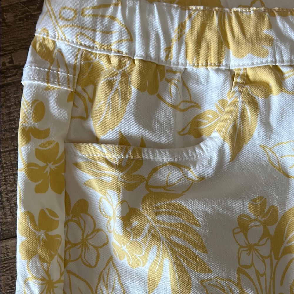 CHARLIE B Yellow Floral Women Shorts - Picture 3 of 7
